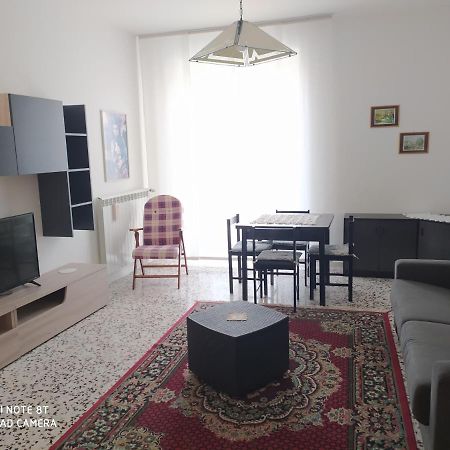 Al Cinema Appartement Scerni Buitenkant foto